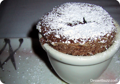 Soufflè al caffè e gocce di rum