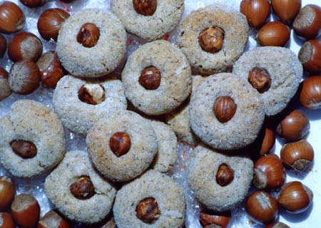 Dolci Di Natale Con Nocciole.Biscotti Alla Nocciola Torte Al Cioccolato