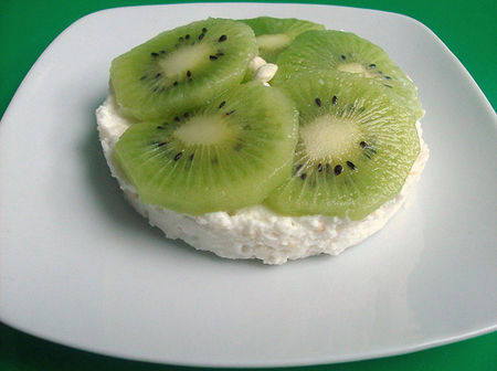 Mousse di ricotta con salsa di kiwi