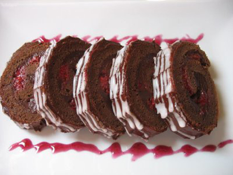 Rotolo al cioccolato e lamponi