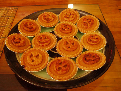 Ricette per halloween, le Jack-o’-lantern tarts