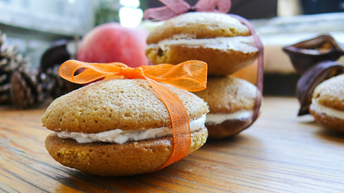 Ricette halloween, i biscotti di zucca con crema di formaggio e miele