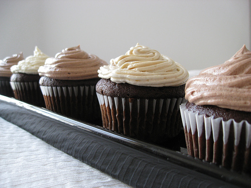 I cupcake alla maniera dei brownie e la crema al burro di arachidi