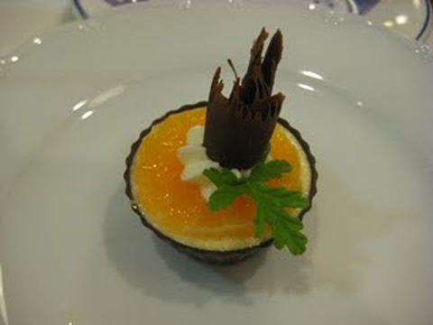 Mousse alle clementine in coppette di cioccolato