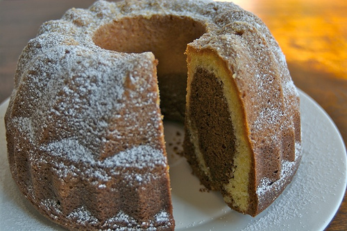 Il ciambellone marmorizzato per la colazione dei bambini