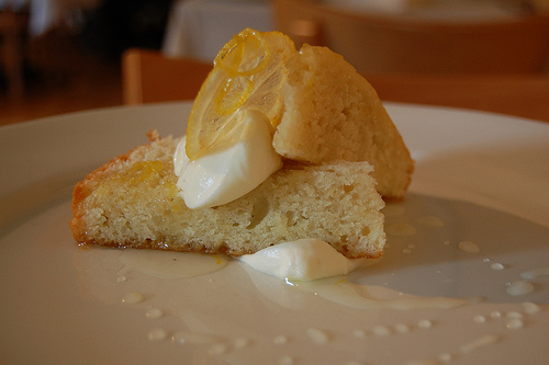 Veloce e gustosa, la torta al limone