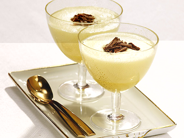 Zabaione freddo agli amaretti e mandorle