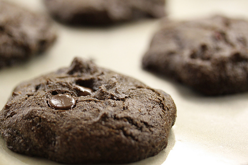 Biscotti al cioccolato con crema al cocco