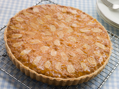 Dolci senza glutine, la crostata alle mandorle e crema