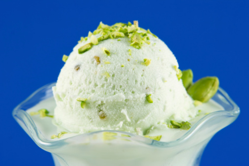 Dolci estivi gelato pistacchio oro verde