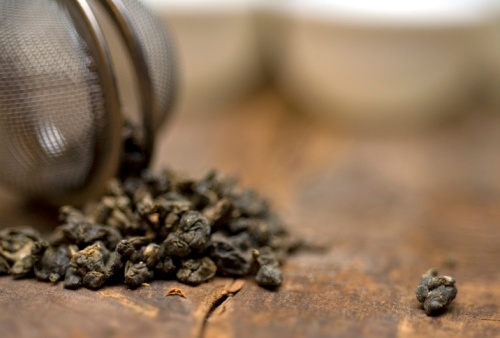 Tè nero, l’azione dimagrante dei suoi polifenoli