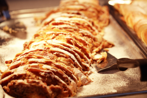 Lo strudel con frutta secca per Natale