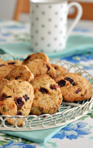 Biscotti di Natale ai pistacchi e fichi secchi