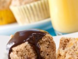 I muffin al cioccolato ed albicocche sciroppate