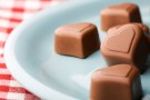 Cioccolatini con torrone e mandorle Cioccolatini con torrone e mandorle