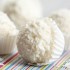 Tartufi al cocco con farina di carrube, dolcetti senza glutine, latte e uova