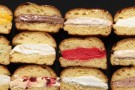 Brioche con ripieno di gelato per i bambini Brioche con ripieno di gelato per i bambini