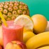 Il frullato all’ananas, arancia e fragola senza uova