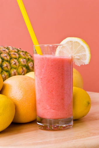 frullato ananas arancia fragola senza uova