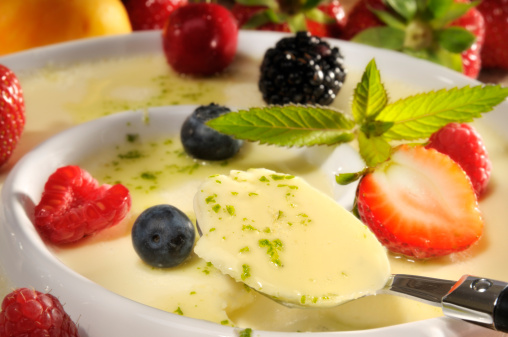 Panna cotta limone frutti bosco