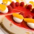 Torta fredda allo yogurt con pesche e lamponi