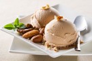 Il gelato alla crema di mandorle Il gelato alla crema di mandorle