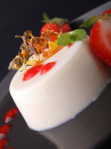 panna cotta caramello fragole