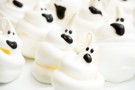 Halloween, come preparare i fantasmi di meringa Halloween, come preparare i fantasmi di meringa