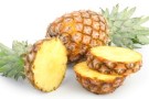 Composta di ananas e granella di meringhe