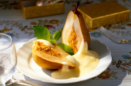 Pere sciroppate zabaione dolce cucchiaio