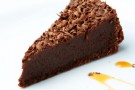 Cheesecake al cioccolato fondente e nocciole Cheesecake al cioccolato fondente e nocciole