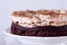 Torta meringa al cioccolato fondente Torta meringa al cioccolato fondente