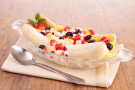 Banana split allo yogurt e frutta