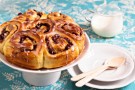 Festa della mamma, torta delle rose con cioccolato e amarene