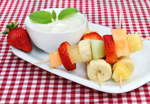 Dolci light frutta spiedini yogurt