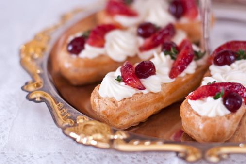 Eclairs crema fragole ciliegie festa mamma