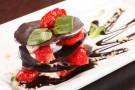 Millefoglie con cioccolato e yogurt bianco Millefoglie con cioccolato e yogurt bianco