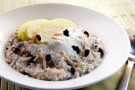 Porridge con mandorle e uvetta