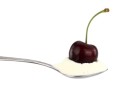 Gelatina di yogurt con ciliegie, un dessert fresco e light Gelatina di yogurt con ciliegie, un dessert fresco e light