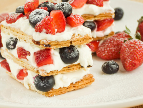 Millefoglie ricotta e frutti di bosco