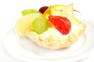Cestini di frolla con crema alla vaniglia e frutta fresca Cestini di frolla con crema alla vaniglia e frutta fresca
