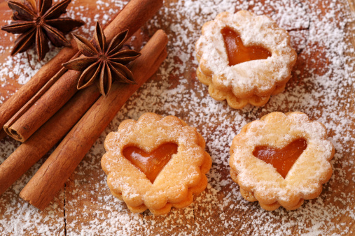 Biscotti  cannella ripieni  marmellata