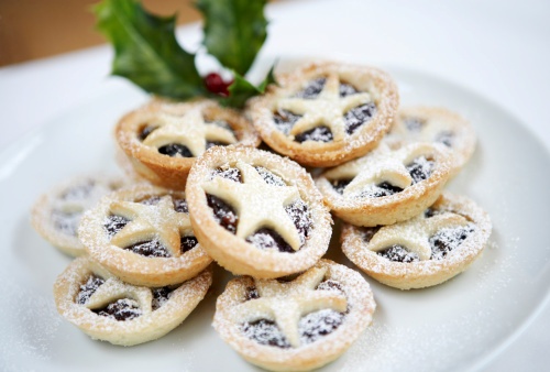 Dolci Di Natale Con Pasta Frolla.Biscotti Di Natale Di Pastafrolla Con Marmellata E Glassa Allo Zucchero Gallery Torte Al Cioccolato