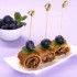 Crepes dolci con miele, frutta secca e mirtilli