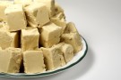 Fudge al cioccolato bianco con gocce di cacao Fudge al cioccolato bianco con gocce di cacao