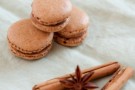 Macarons alla cannella con ripieno di crema gianduia