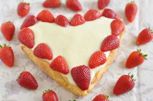 Torta crema e fragole san Valentino