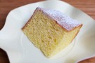 Chiffon cake con mandorle e lamponi