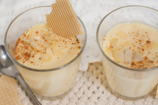 Crema alla vaniglia, mandorle e cannella