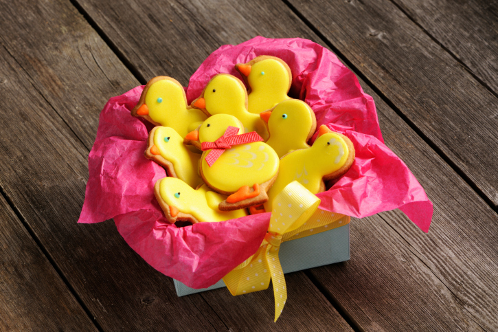 4 biscotti di pasqua decorati con pasta di zucchero FOTO